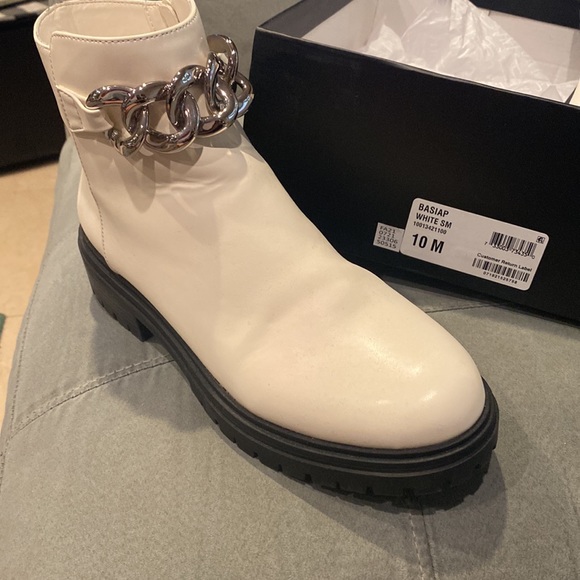 Inc basic white leather ankle boots with chains - Picture 2 of 4